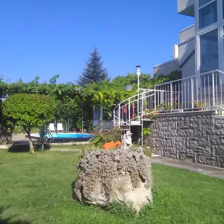 Family California - * Varna